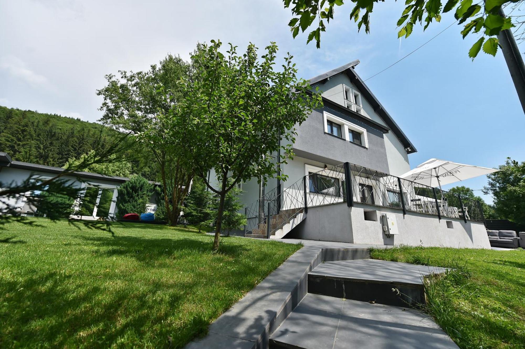 Mira By Atra Bed & Breakfast Tesila Exterior photo